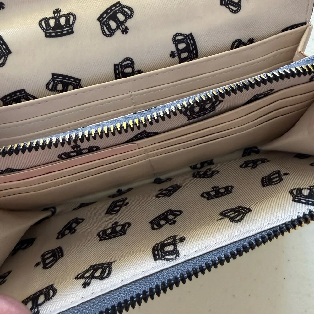 Juicy Couture Slate Blue Cross Body Wallet Purse 12 CC Slots Zips Close Embossed